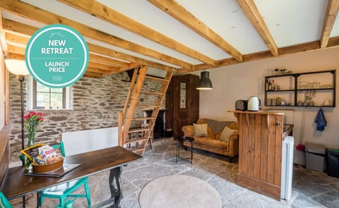 Kitchen or kitchenette, Seating area