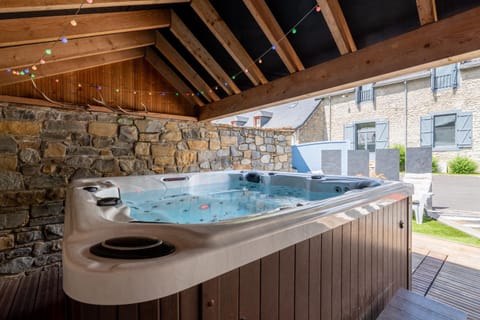 Hot Tub, Hot Tub, Spa and wellness centre/facilities