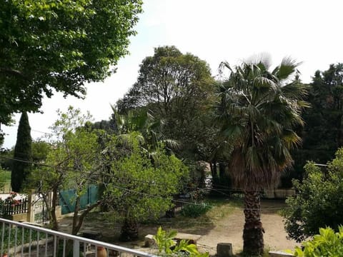 Maison dans un mas le Moulin Piot House in Arles