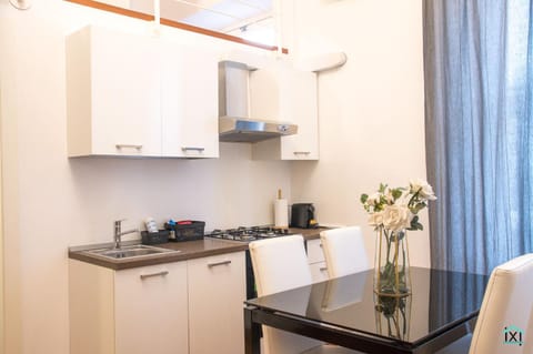Kitchen or kitchenette, Dining area, pet friendly, stove
