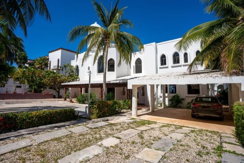 Unique 5BR Beachfront Villa w/ Private Pool! Villa in Cancun