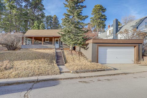 Pet-Friendly Black Hills Home about 5 Mi to Terry Peak Haus in Lead