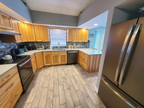 Kitchen or kitchenette, dishwasher, minibar, pet friendly, stove