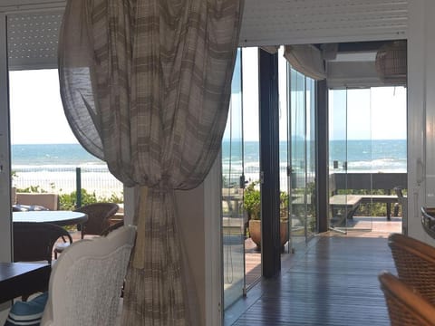 Casa em Bombinhas Pe na Areia Com 5 Suites House in Porto Belo