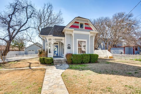Granbury Home with Yard and Fire Pit, Walk to Downtown House in Granbury