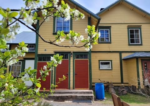 Property building, Facade/entrance, Spring, Day, Garden