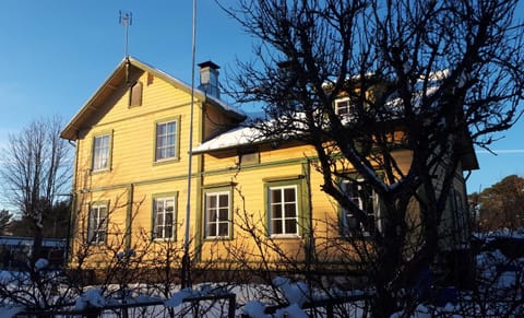 Property building, Day, Winter, Garden