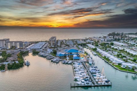 San Marco 5th Floor with Private Beach House in Venice