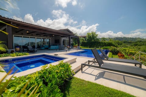 Casa Blue Sail Ocean view private pool six bedrm Villa in Herradura