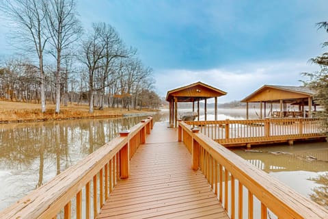 LaWi Lakehouse House in Smith Mountain Lake