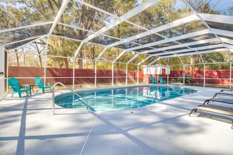 Beautiful Hinesville Retreat with Lanai and Pool! Haus in Hinesville