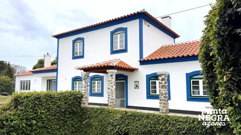 Property building, Day, Garden, Garden view