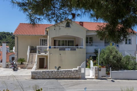 Apartment Božo Wohnung in Hvar