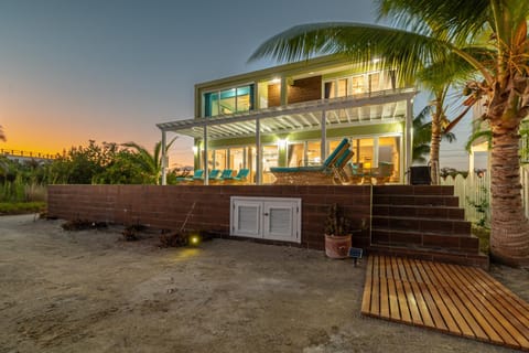 Property building, View (from property/room), Balcony/Terrace, Sunset