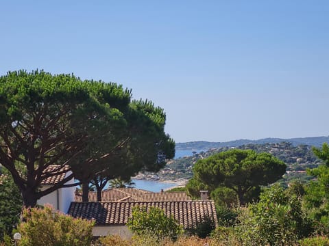 Villa neuve 6 pièces climatisée avec piscine privée et jardin à Sainte-Maxime - FR-1-780-67 Villa in Sainte-Maxime