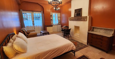 La Pelisserie, Chambre d'Hotes Bed and Breakfast in Saint-Antonin-Noble-Val