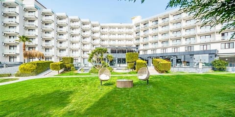 Property building, Garden, Garden view