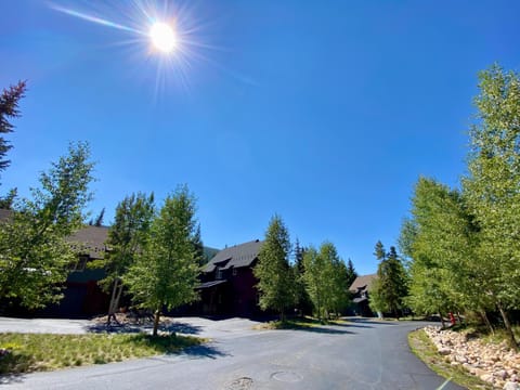 Ski Tip Ranch 8716 by SummitCove Lodging Apartment in Keystone