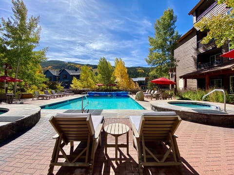 Ski Tip Ranch 8716 by SummitCove Lodging Apartment in Keystone