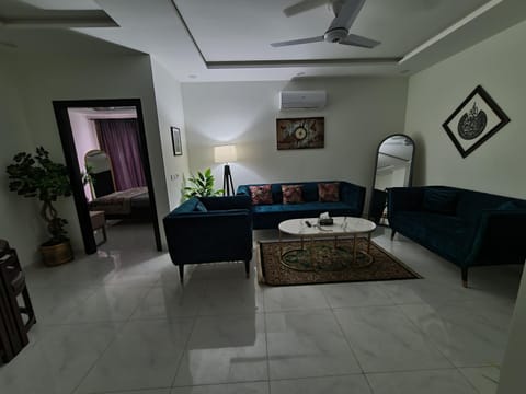 2 Bed Luxury Apartment, Pool, Gym, Cinema Condo in Lahore