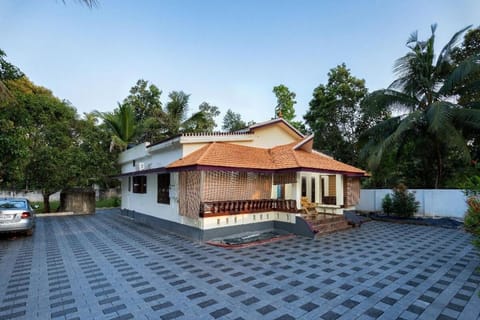 Alleppey Woodlands by JadeCaps AC Beach Kerala Chalet in Alappuzha