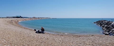 Beano, Hollyhocks, West Sands, Seal Bay Resort, Selsey Maison in Selsey