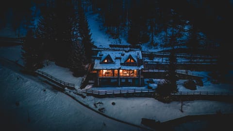 Property building, Natural landscape, Winter