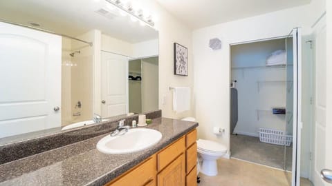 Landing Modern Apartment with Amazing Amenities (ID7751X04) Condo in Greenville
