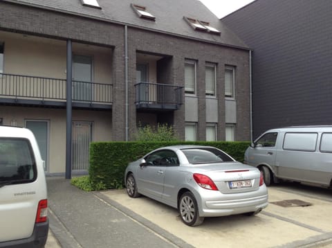 Property building, Facade/entrance, Day, Parking