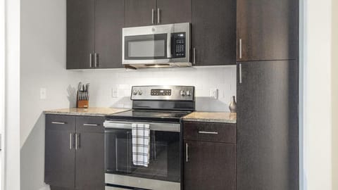 Landing Modern Apartment with Amazing Amenities (ID9801X81) Copropriété in Town N Country
