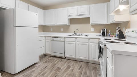 Landing Modern Apartment with Amazing Amenities (ID1402X064) Condo in Slidell