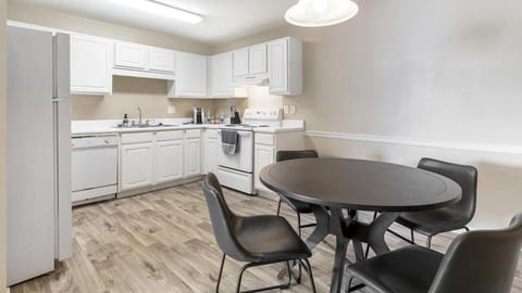 Landing Modern Apartment with Amazing Amenities (ID1402X064) Condo in Slidell