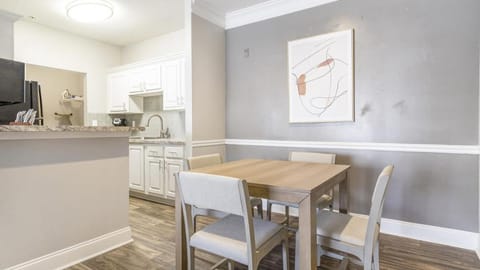 Landing Modern Apartment with Amazing Amenities (ID6499X34) Appartamento in McDonough
