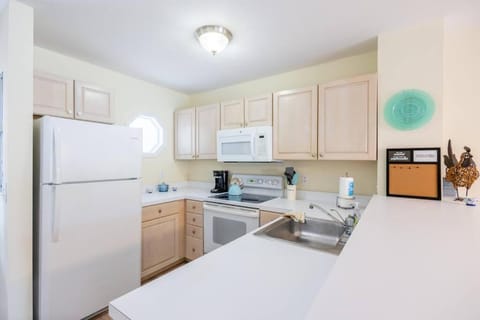 Kitchen or kitchenette, dishwasher, pet friendly, stove, toaster