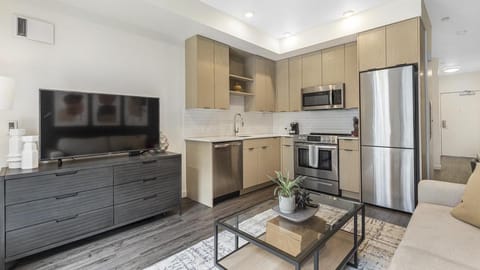 Landing Modern Apartment with Amazing Amenities (ID1508X24) Condo in Sellwood - Moreland