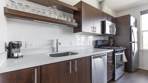 Landing Modern Apartment with Amazing Amenities (ID1357X457) Condo in Vancouver