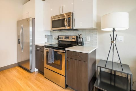 Landing Modern Apartment with Amazing Amenities (ID1959) Condo in Capitol Hill
