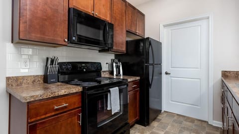 Landing Modern Apartment with Amazing Amenities (ID4703X17) Apartment in Gahanna