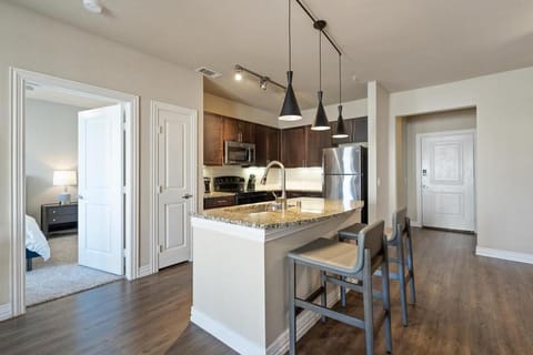 Landing Modern Apartment with Amazing Amenities (ID3876) Copropriété in Addison