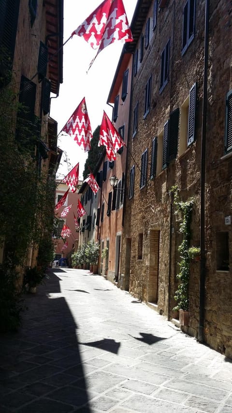 Apartment La Scala 1572 Bed and Breakfast in San Quirico d'Orcia