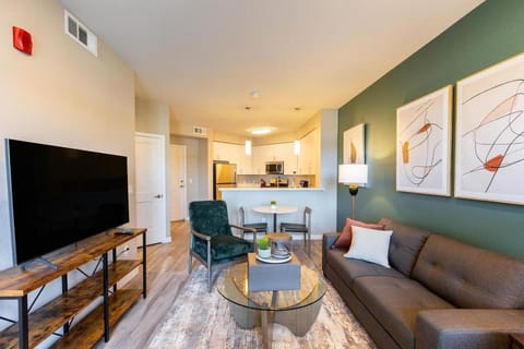 Landing Modern Apartment with Amazing Amenities (ID2415X25) Condominio in Sparks
