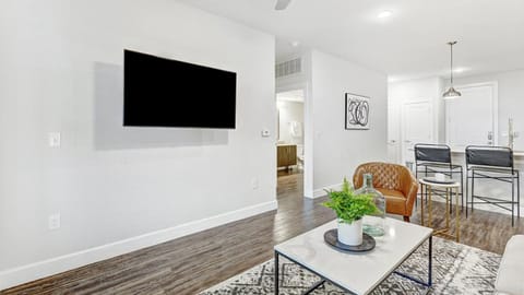 Landing Modern Apartment with Amazing Amenities (ID4250X31) Apartment in The Colony