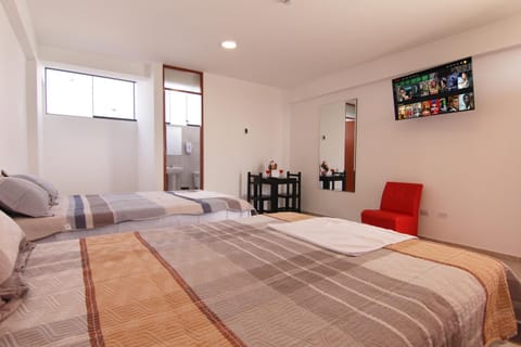 Bed, TV and multimedia, Photo of the whole room, Bedroom