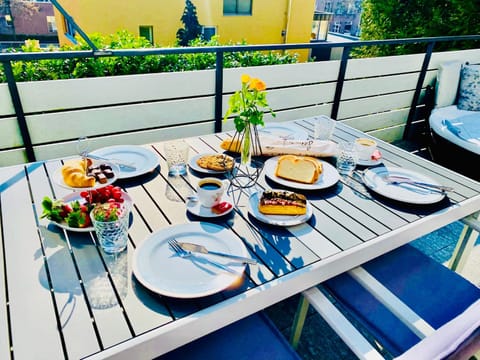 Day, View (from property/room), Balcony/Terrace, Dining area