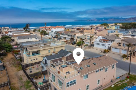 Property building, Day, Neighbourhood, Natural landscape, Bird's eye view, Balcony/Terrace, City view, Sea view, Street view, Location