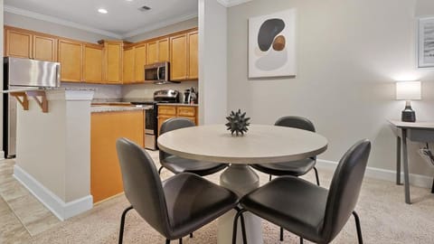 Landing Modern Apartment with Amazing Amenities (ID7187X91) Apartment in Greensboro