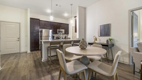 Landing Modern Apartment with Amazing Amenities (ID9491X71) Condo in Brentwood