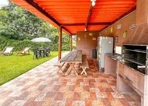 Chacara com piscina, churrasq e Wi-Fi em Ibiuna SP House in Ibiúna