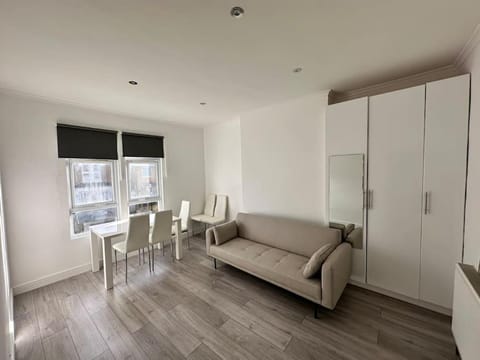 3 bed Hackney/Harringay Flat Apartment in London Borough of Islington