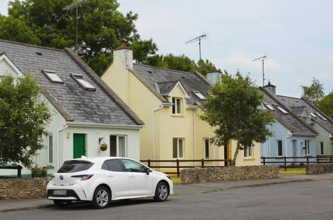 Leitrim Quay - Riverside Cottage 1 House in Leitrim, Co. Leitrim, Ireland